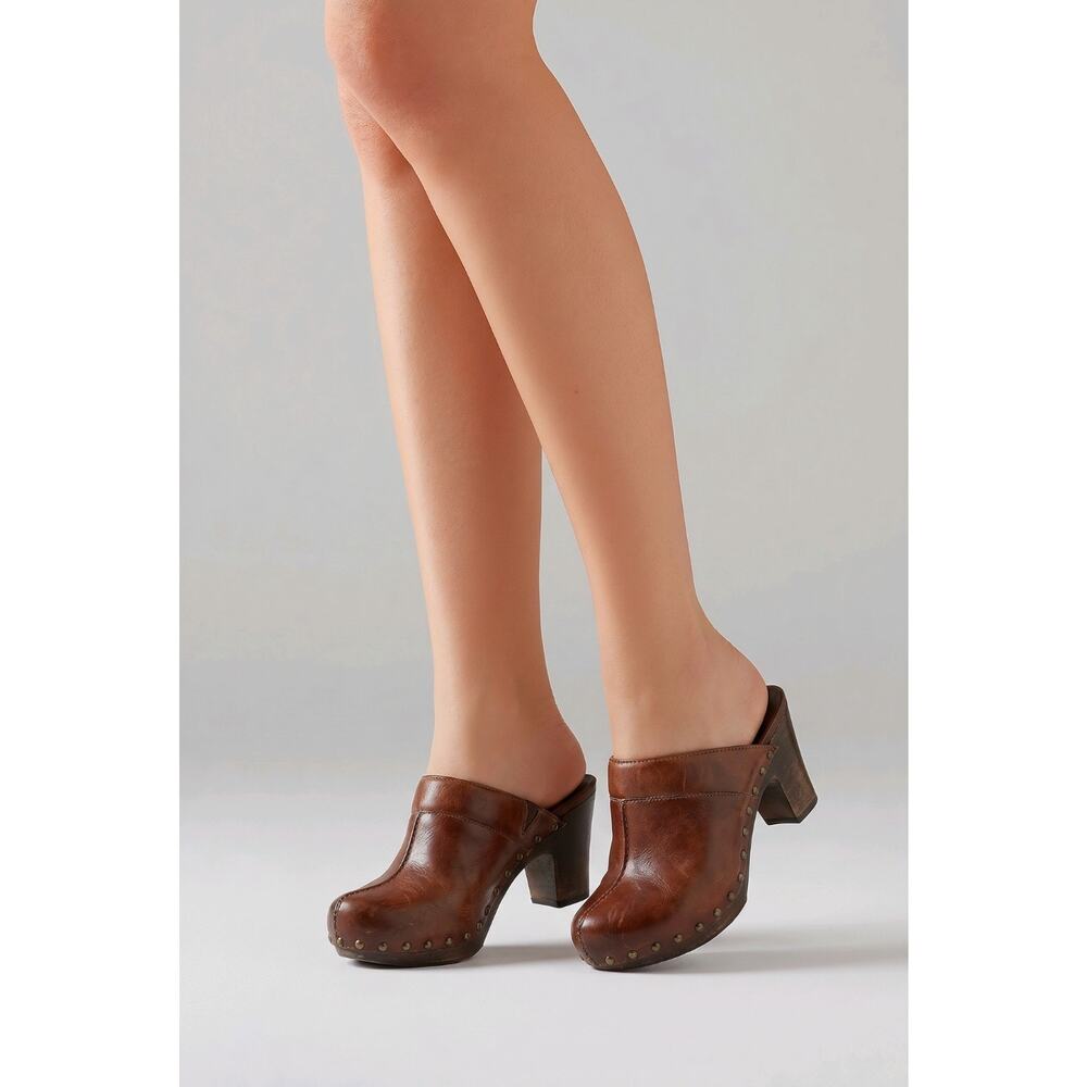 Dansko Rae Brown Leather Studded Clogs Mules Heels Womens Size 37, US 6.5-7 - Picture 1 of 12